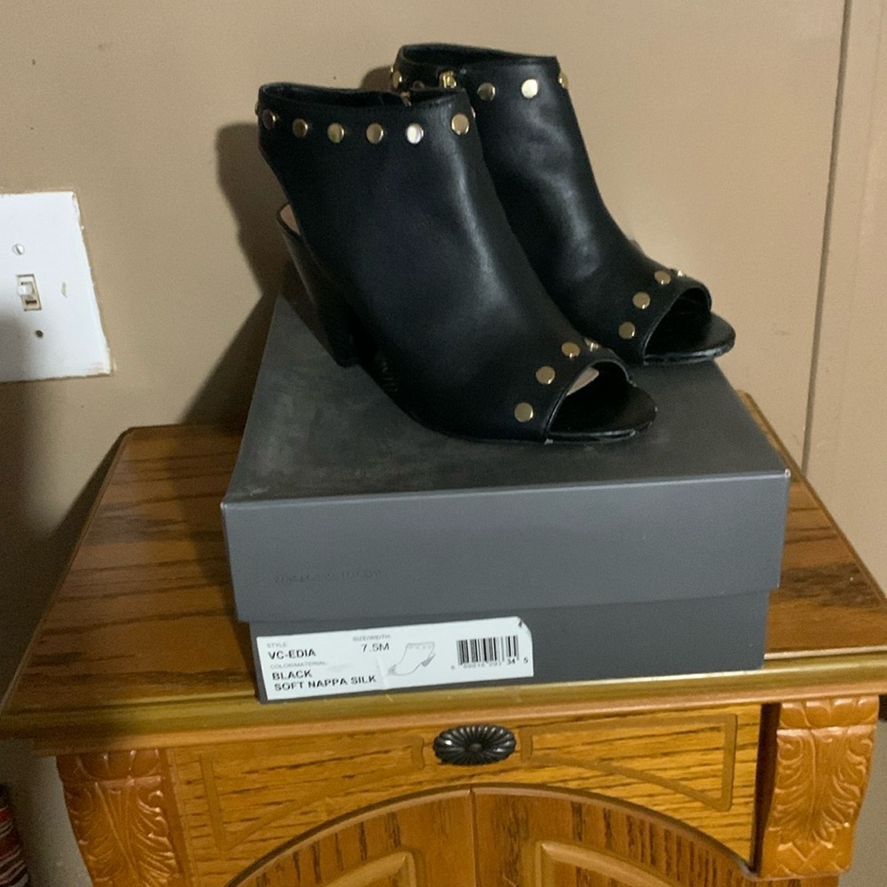 Vince Camuto Open Toe Booties, Size 7 1/2 But Fit… - image 1